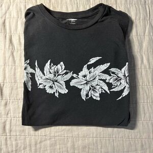 Old Navy Black Floral Short Sleeve Tee